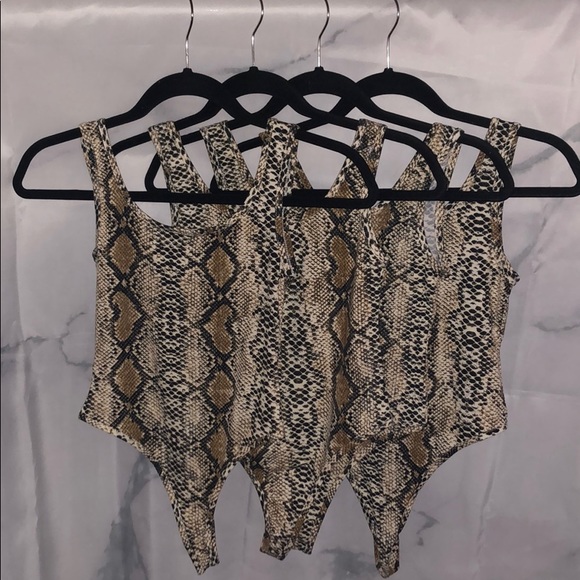 ❌❌SOLD OUT❌❌ Snake Print Bodysuit - Picture 2 of 5
